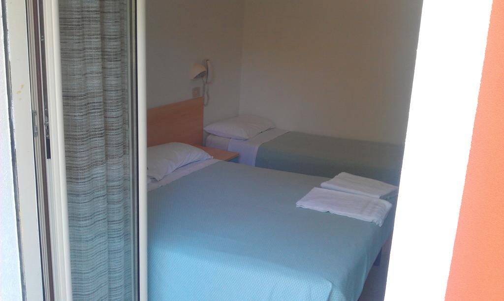Hotel Edelweiss Cervia Camera foto